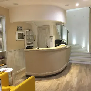 https://locanda-le-monache.it-tuscanyhotel.com